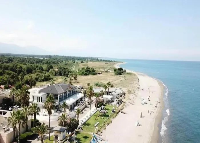 Riverside In Folelli בית נופש *