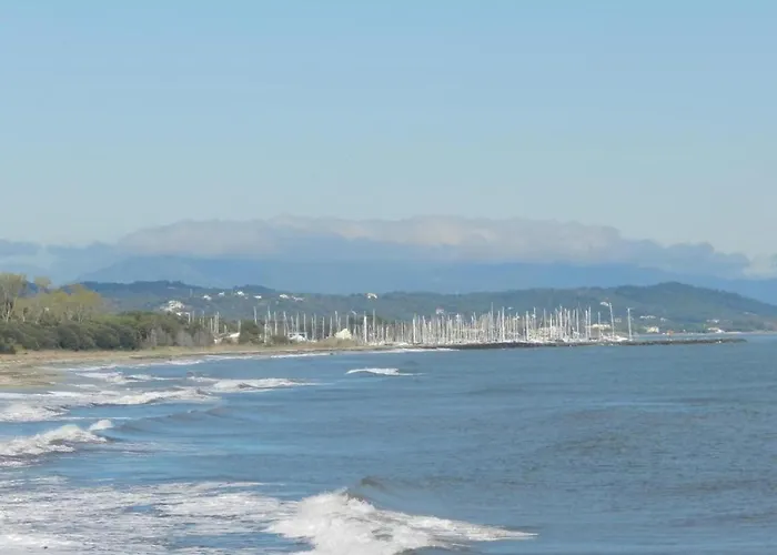 Riverside In Folelli בית נופש *