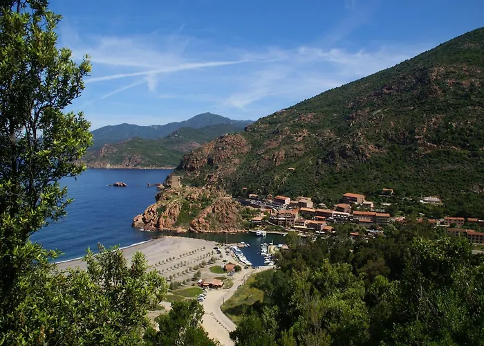 בית נופש Riverside In Folelli