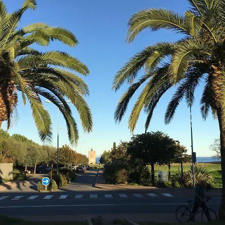 Tranquil In Corsica With Terrace Nyaraló